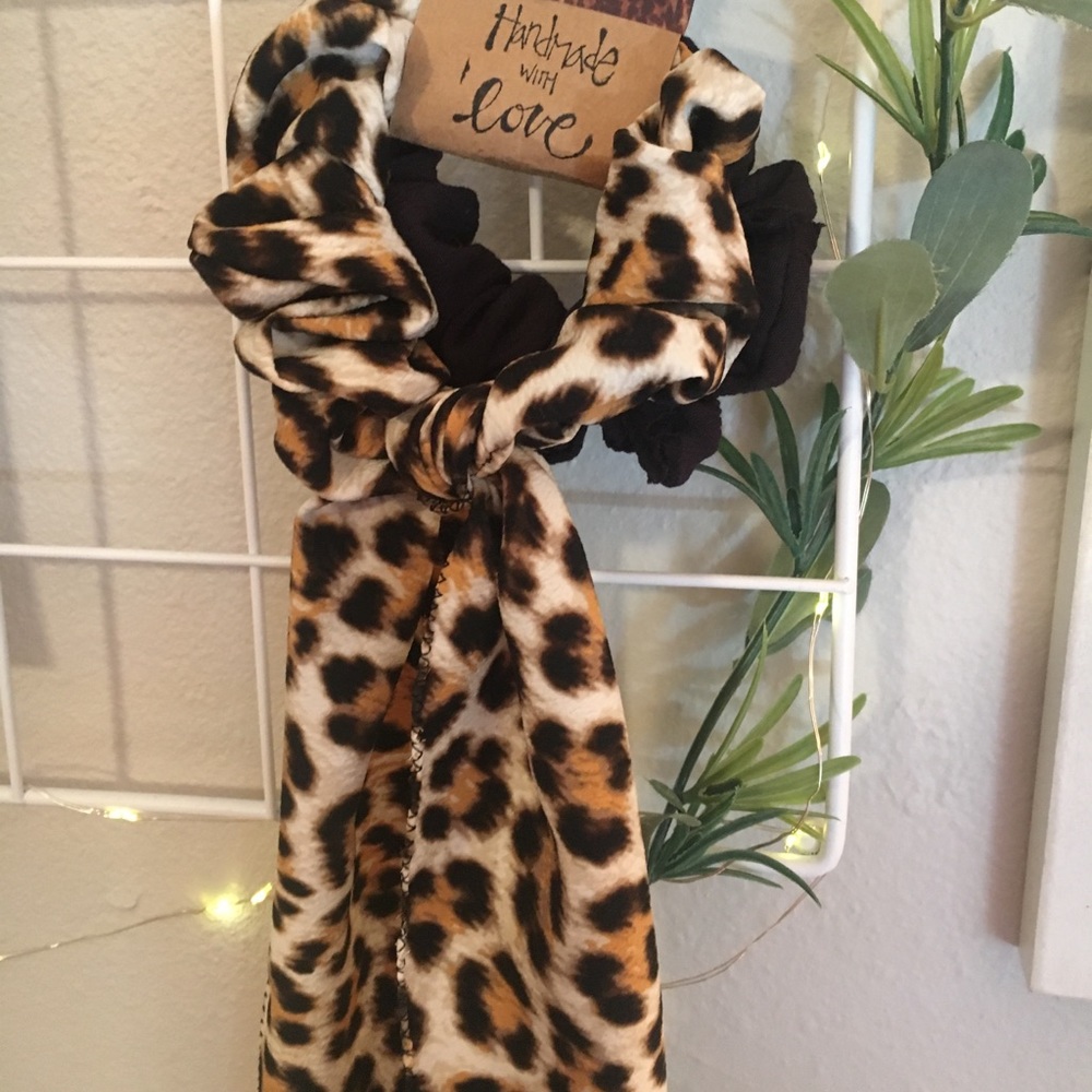 Cheetah scrunchie scarf set